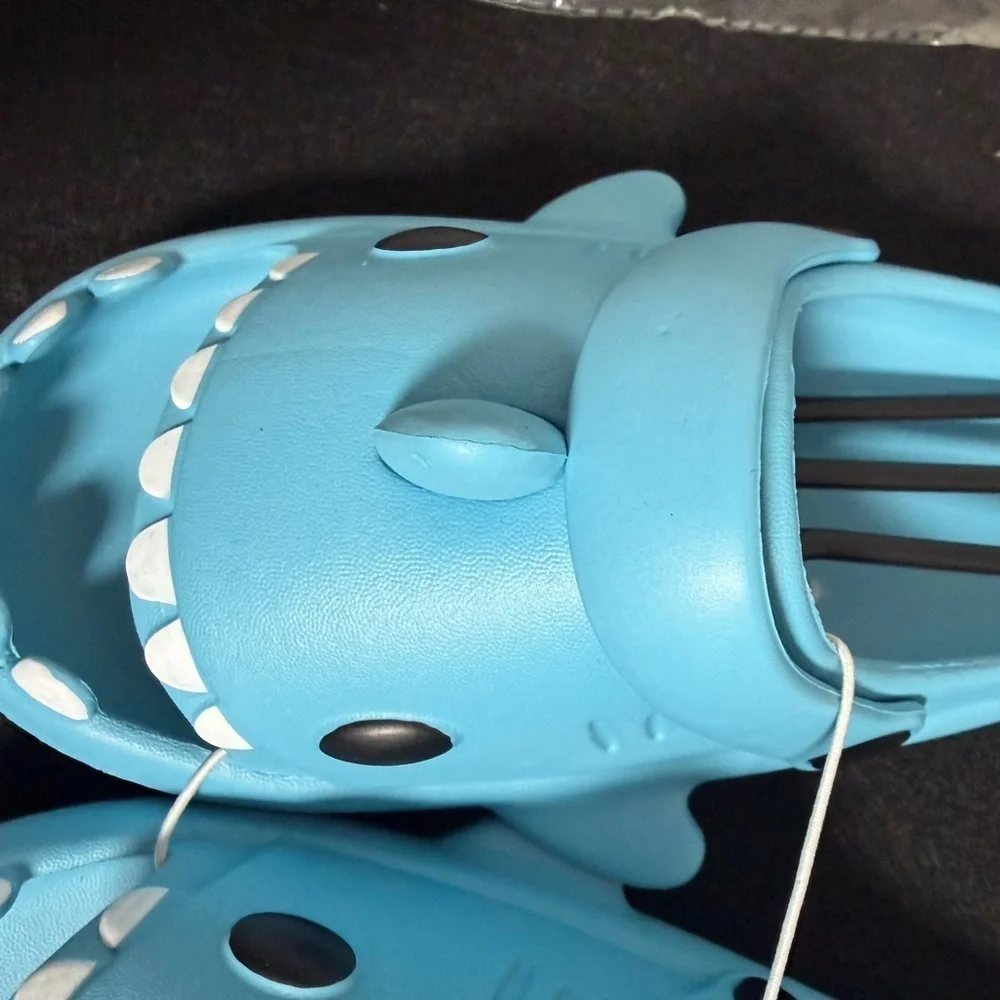 Kids Baby Shark Slippers - Blue
